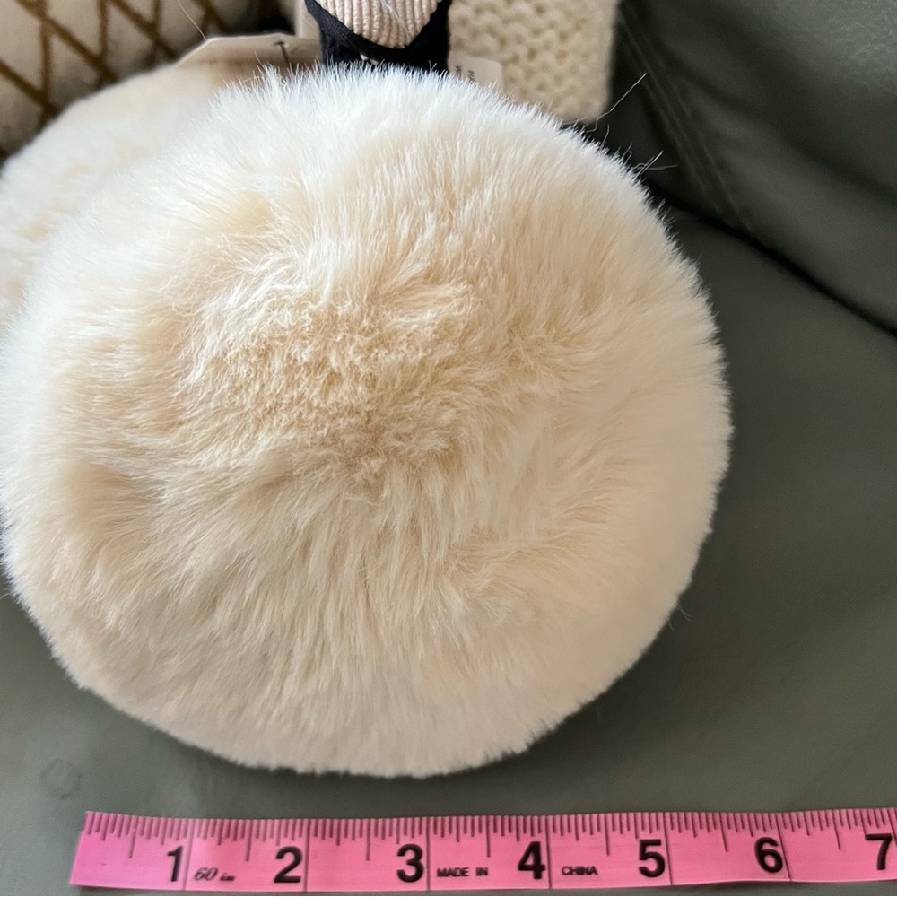NWT Beautiful ADRIENNE LANDAU Soft FLUFFY Warm COZY Creamy EAR MUFFS - Picture 10 of 13
